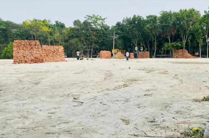 সদরপুরে শতবর্ষী পুকুর ভরাট ও গুচ্ছগ্রাম নির্মাণ কাজ বন্ধে আদালতের নিষেধাজ্ঞা 
