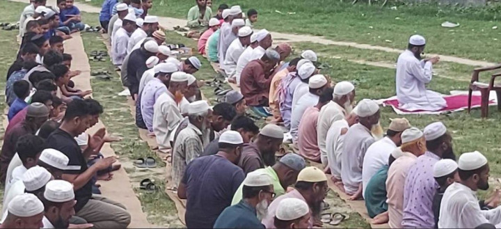 চরভদ্রাসনে বৃষ্টির জন্য বিশেষ নামাজ আদায়