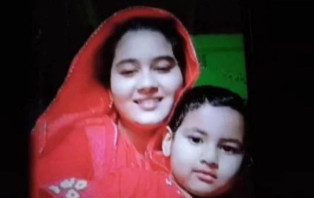 বিছানায় মেয়ের লাশ, পাশেই ঝুলছিল মায়ের দেহ