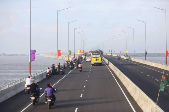 পদ্মা সেতু পারাপারে যে একজনকে টোল দিতে হবে না