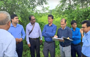 সালথায় মিনি স্টেউিয়ামের জন্য প্রস্তাবিত ভূমির যাচাই করেন এডিসি