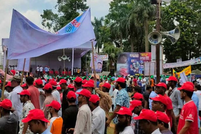 সোহরাওয়ার্দী উদ্যানে হচ্ছে বিএনপির মঞ্চ নির্মাণ