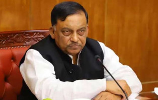 চিকিৎসককে হত্যার হুমকি তাদের সন্ত্রাসী চিন্তার প্রতিফলন : স্বরাষ্ট্রমন্ত্রী