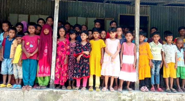 দুইশত শিক্ষার্থীর জন্য নেই পানি-বিদ্যুৎ ও টয়লেটের ব্যবস্থা