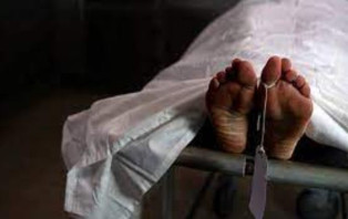 রাজধানীর ফুটপাতে দুই মরদেহ