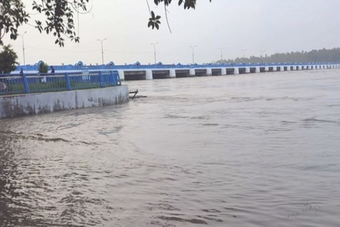 তিস্তার পানি ফের বিপৎসীমা ছুঁই ছুঁই