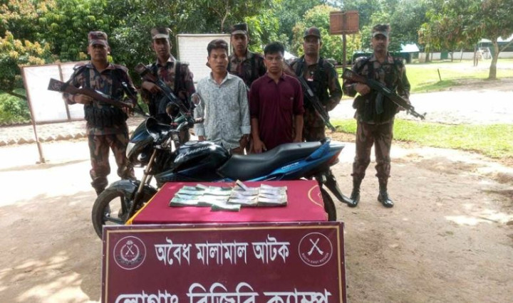 পানছড়িতে বিজিবির গাড়িতে হামলা চালিয়ে আসামি ছিনতাই