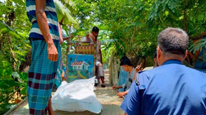 দুমকিতে গৃহবধূর রহস্যজনক মৃত্যু