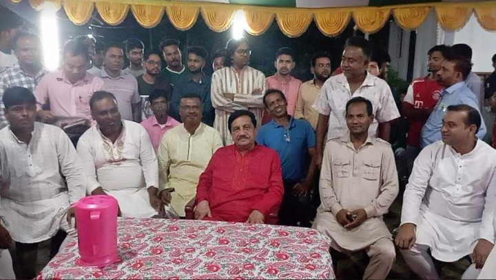 চরভদ্রাসনে ১৮ টি পূজা মন্ডুপে কাজী জাফরুল্লাহর অনুদান