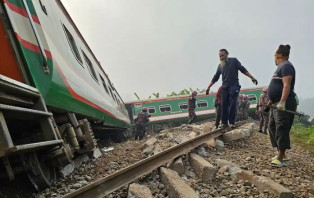 উত্তরবঙ্গের সঙ্গে ঢাকার ট্রেন যোগাযোগ বন্ধ 