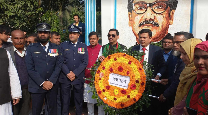 সালথা'য় নানা আয়োজনে মহান বিজয় দিবস উদযাপন