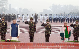 বীর শহীদদের শ্রদ্ধা জানালেন রাষ্ট্রপতি-প্রধানমন্ত্রী