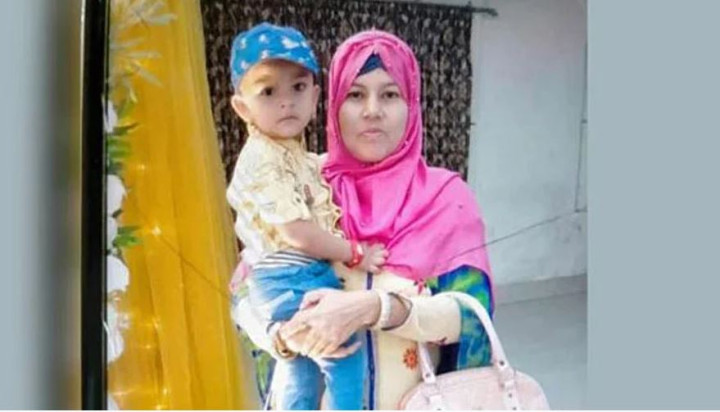 ট্রেনে আগুন: লাশ উদ্ধারের সময় মায়ের কোলেই ছিল শিশু ইয়াসিন