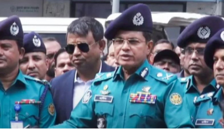 ট্রেনের ভেতরে যারা ছিল তারাই আগুন দিয়েছে : ডিএমপি কমিশনার