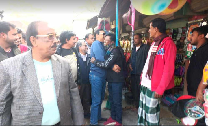 উন্নয়নের ধারা অব্যাহত রাখতে ভোটের মাঠে এমপি লাবু চৌধুরী 