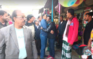 উন্নয়নের ধারা অব্যাহত রাখতে ভোটের মাঠে এমপি লাবু চৌধুরী 