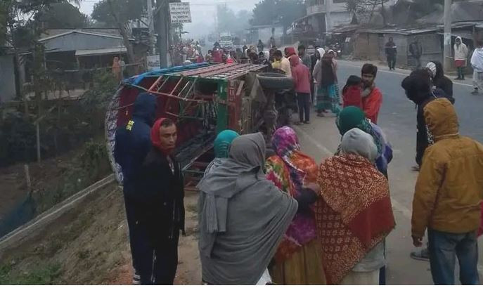 আত্মীয়ের লাশ দেখতে যাওয়ার সময় প্রাণ গেল দম্পতির