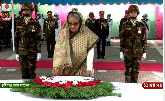 টুঙ্গিপাড়ায় বঙ্গবন্ধুর সমাধিসৌধে নতুন মন্ত্রিসভার শ্রদ্ধা