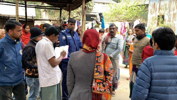 নগরকান্দায় নকল খেজুরের গুড়ের কারখানায় ভ্রাম্যমান আদালতের অভিযান