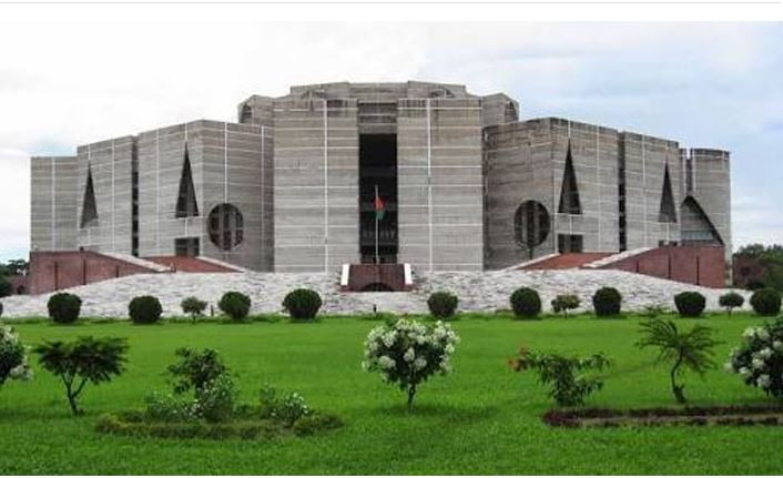 সংসদের প্রথম সারির আসনে যারা