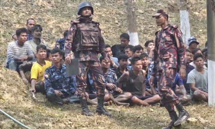 বিজিপির আরো ২৯ সদস্য পালিয়ে বাংলাদেশে