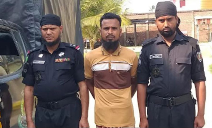 নাটোরে ধর্ষণের পর মোবাইলে ভিডিও ধারণ, যুবক গ্রেপ্তার