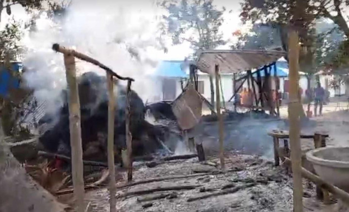 সালথায় সংঘর্ষ, বাড়িঘর ভাংচুর, আগ্নিসংযোগ