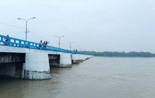 বাড়ছে তিস্তার পানি, খুলে দেওয়া হয়েছে ৪৪ গেট