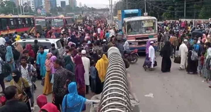 ঈদযাত্রায় ঘরমুখো মানুষের ভোগান্তি চরমে