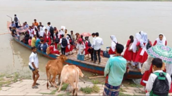 চরাঞ্চলবাসীর প্রাণের দাবি আড়িয়াল খাঁ নদীতে একটি ব্রিজ