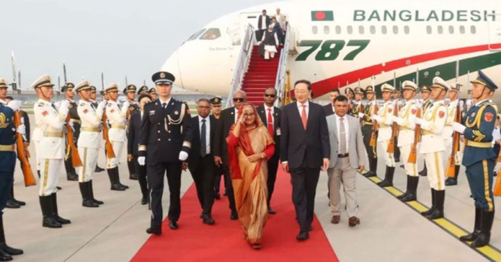 চীন সফর সংক্ষিপ্ত করে আজ ফিরছেন প্রধানমন্ত্রী