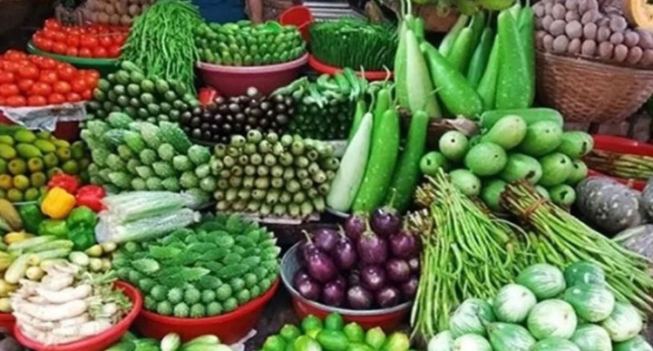 দাম কমছে নিত্যপণ্যের, তদারকি চলমান রাখার দাবি