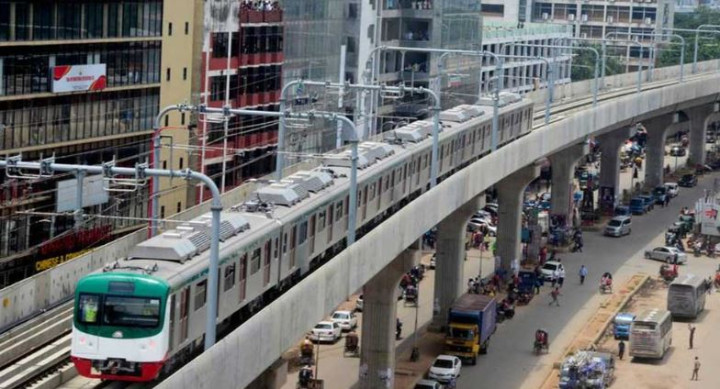 শুক্রবারও চলবে মেট্রোরেল
