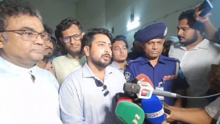 আওয়ামী লীগ আর রাজনীতিতে ফিরতে পারবে না : তথ্য উপদেষ্টা