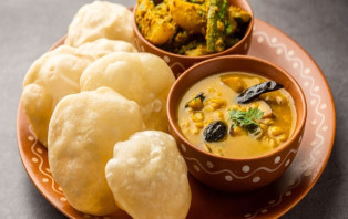 মজাদার ফুলকো লুচি