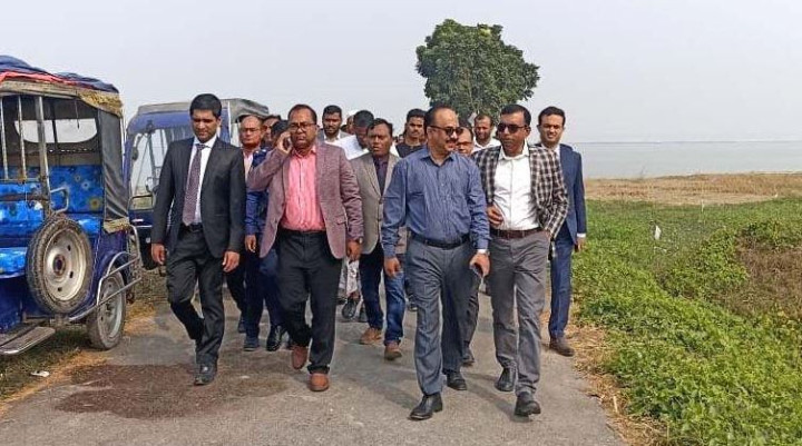 সদরপুরের নদী ভাঙ্গন কবলিত এলাকা পরিদর্শন করলেন সরকারের উচ্চ পর্যায়ের প্রতিনিধি দল