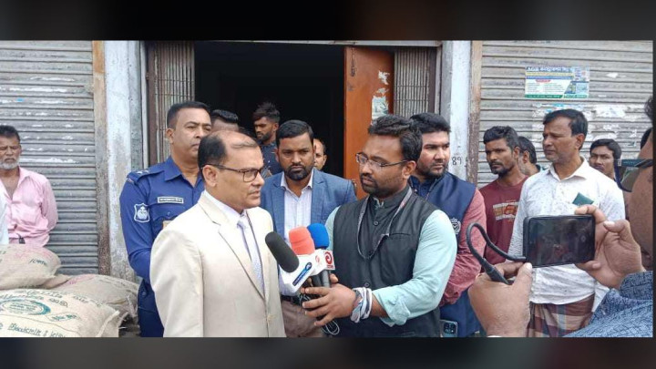 সদরপুরে বিএডিসির নকল লোগোযুক্ত ধানের বীজ বিক্রয়ের দায়ে জরিমানা 