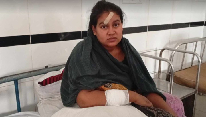 ভাঙ্গায় ছিনতাইর অভিযোগ করায় যুবলীগ নেতার নেতৃত্বে ১৫ বাড়ি ভাংচুর