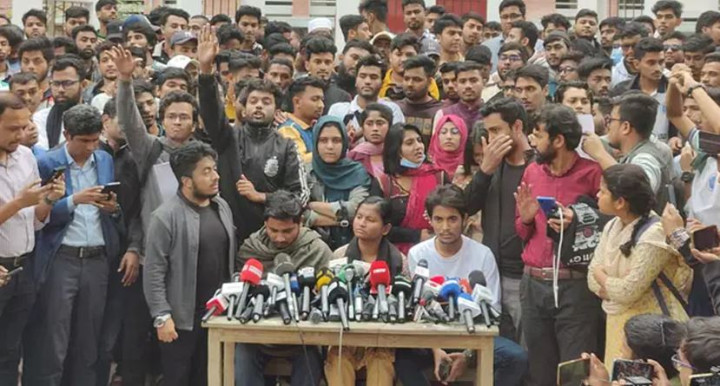 দাবি না মানলে কঠোর আন্দোলনের হুঁশিয়ারি শিক্ষার্থীদের
