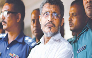 ওমরাহ করতে যাওয়ার পথে হঠাৎ অসুস্থ বাবর, দুবাই হাসপাতালে ভর্তি