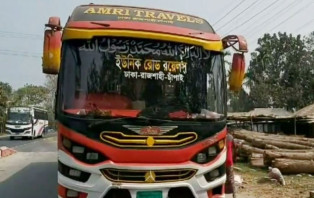 চলন্ত বাসে ডাকাতি ও শ্লীলতাহানি : টাঙ্গাইলে চারজনকে গ্রেফতার