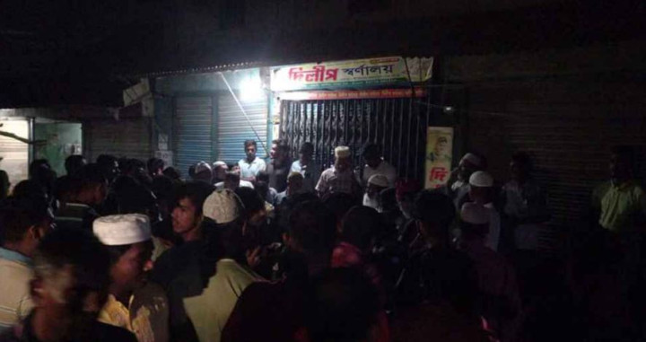 ককটেল ফাটিয়ে স্বর্ণের দোকানে ডাকাতি, ব্যবসায়ী নিহত