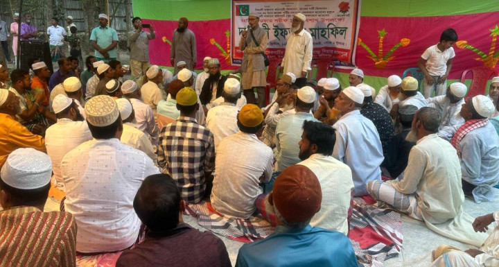 সালথায় জাকের পার্টির ইফতার মাহফিল 