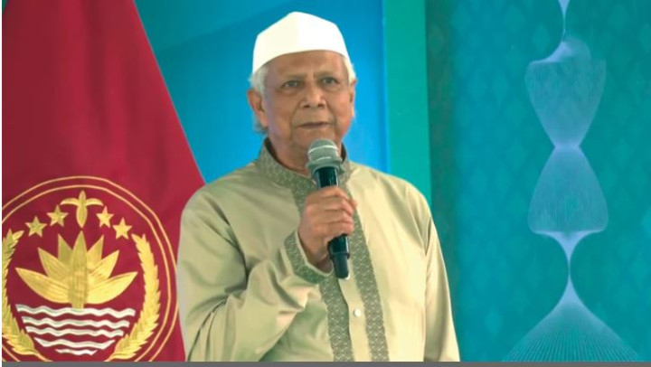 দেশে শান্তি চাই, মানুষ যেন নিজ মনে পথ চলতে পারে: প্রধান উপদেষ্টা