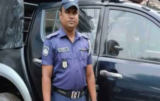 চেকপোস্ট ব্যারাক থেকে পুলিশ সদস্যের ঝুলন্ত মরদেহ উদ্ধার