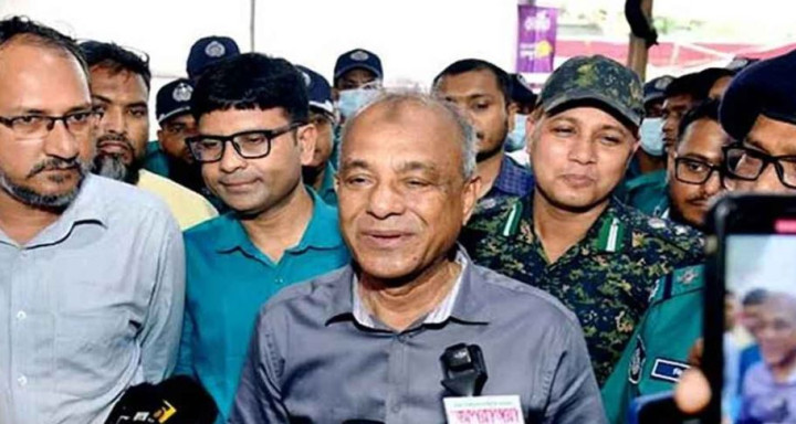 এবার দুর্নীতিবাজরা না থাকায় বড় গরু বিক্রি হচ্ছে কম: স্বরাষ্ট্র উপদেষ্টা