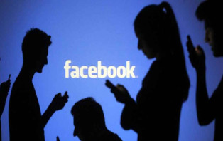 জেনে নিন ফেসবুক আপনাকে যেভাবে নিয়ন্ত্রণ করছে