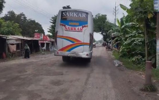 ফরিদপুর-বরিশাল মহাসড়কের দুর্দশা নিয়ে উত্তপ্ত ফরিদপুর, চার লেন দ্রুত বাস্তবায়নের দাবি 