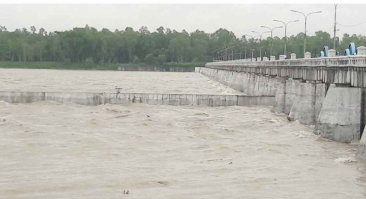 তিস্তার পানি বিপৎসীমার ওপরে, নদীপাড়ে আতঙ্ক