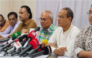 কাউকে গ্রিন সিগন্যাল দেওয়া হয়নি, গুজব ছড়ানো হচ্ছে: রিজভী